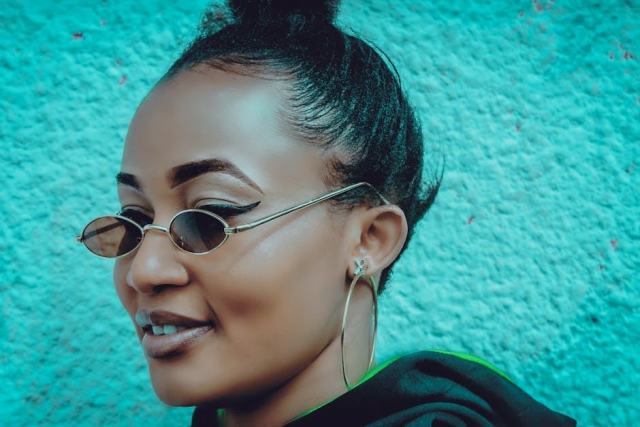 Boucles d'oreilles titane femme : guide d'achat