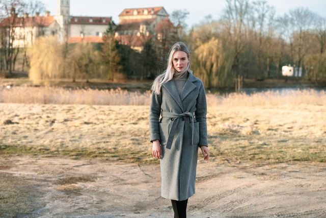 Choisir la longueur de son manteau d'après sa taille et sa silhouette Choisir la longueur de son manteau d'après sa taille et sa silhouette